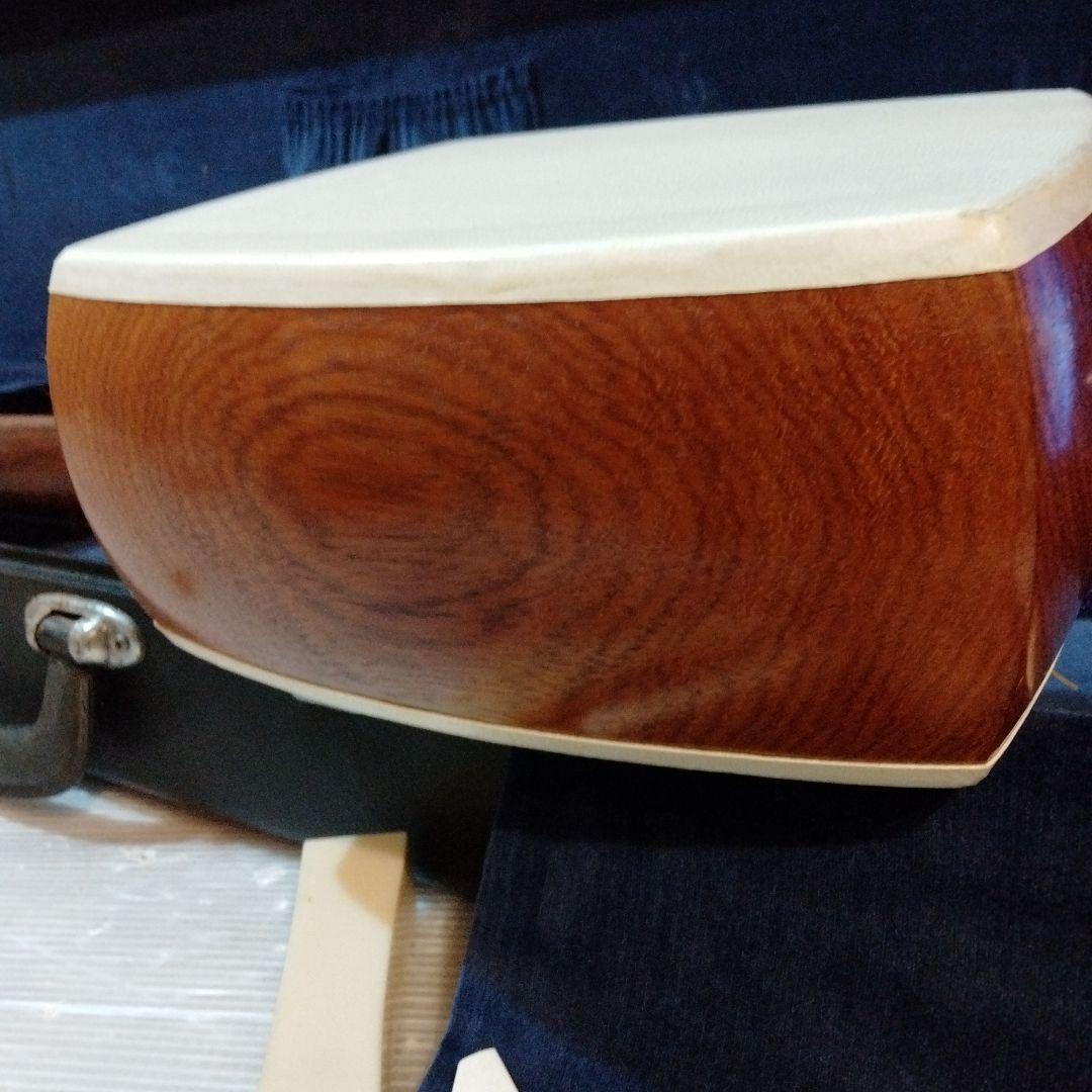 美品　三味線　　2.6cm ハードケース付き