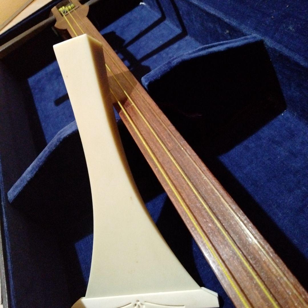 美品　三味線　　2.6cm ハードケース付き
