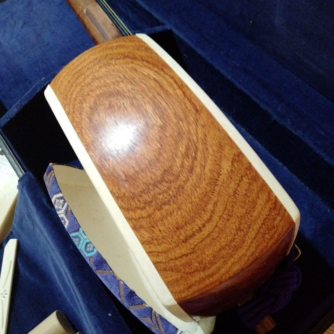 美品　三味線　　2.6cm ハードケース付き
