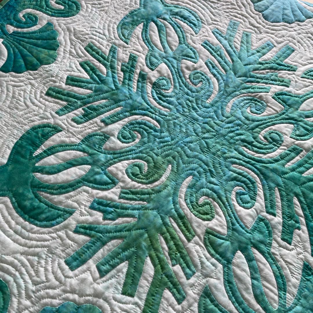 ハワイアンキルト タペストリー むらぞめエメラルドグリーン白柄