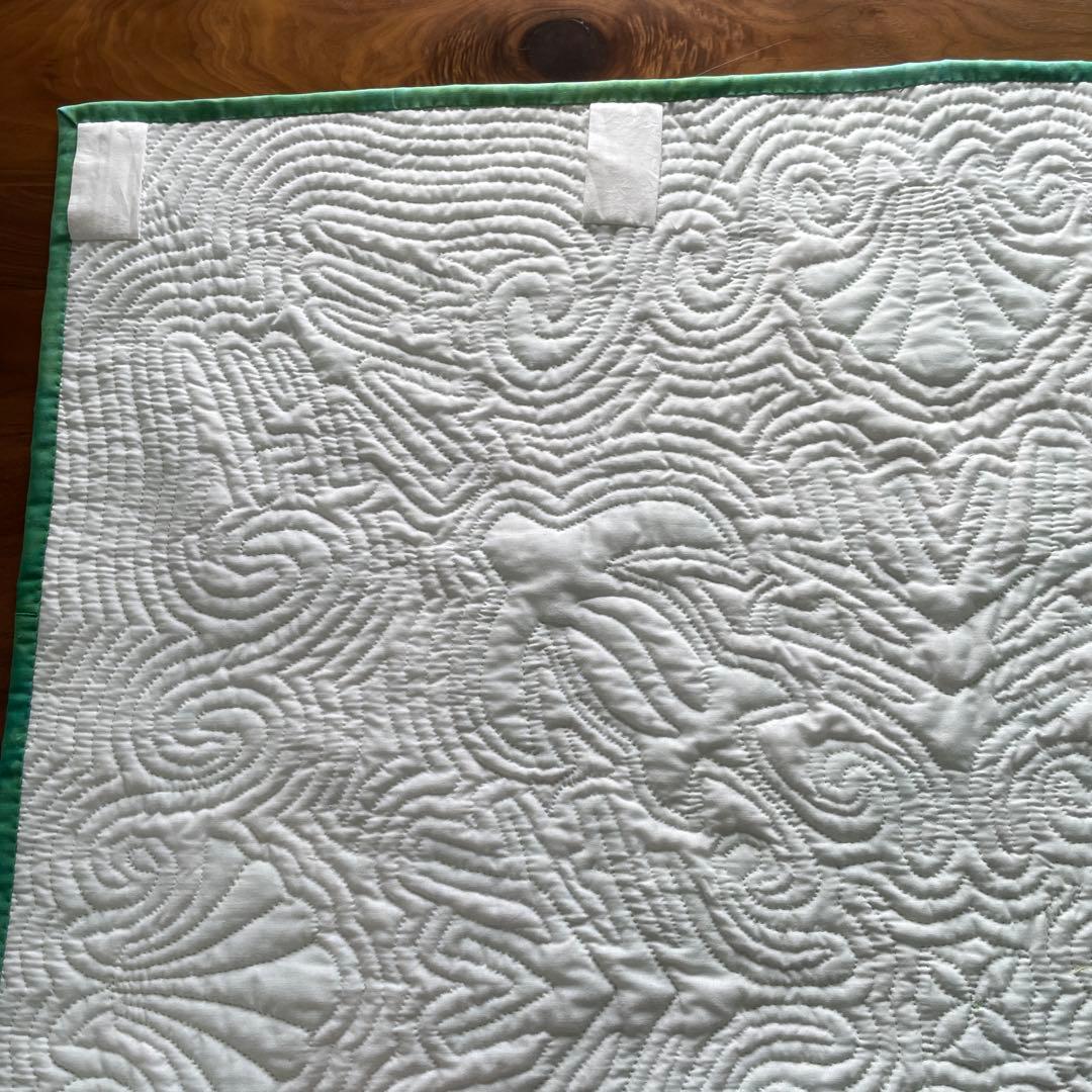 ハワイアンキルト タペストリー むらぞめエメラルドグリーン白柄