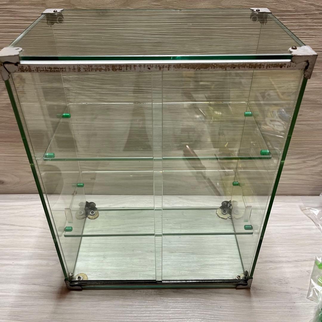 アンティーク　ガラスショーケース　グリーンガラス　３段ケース