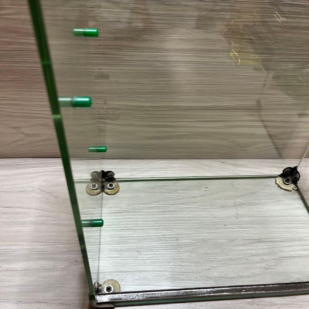 アンティーク　ガラスショーケース　グリーンガラス　３段ケース