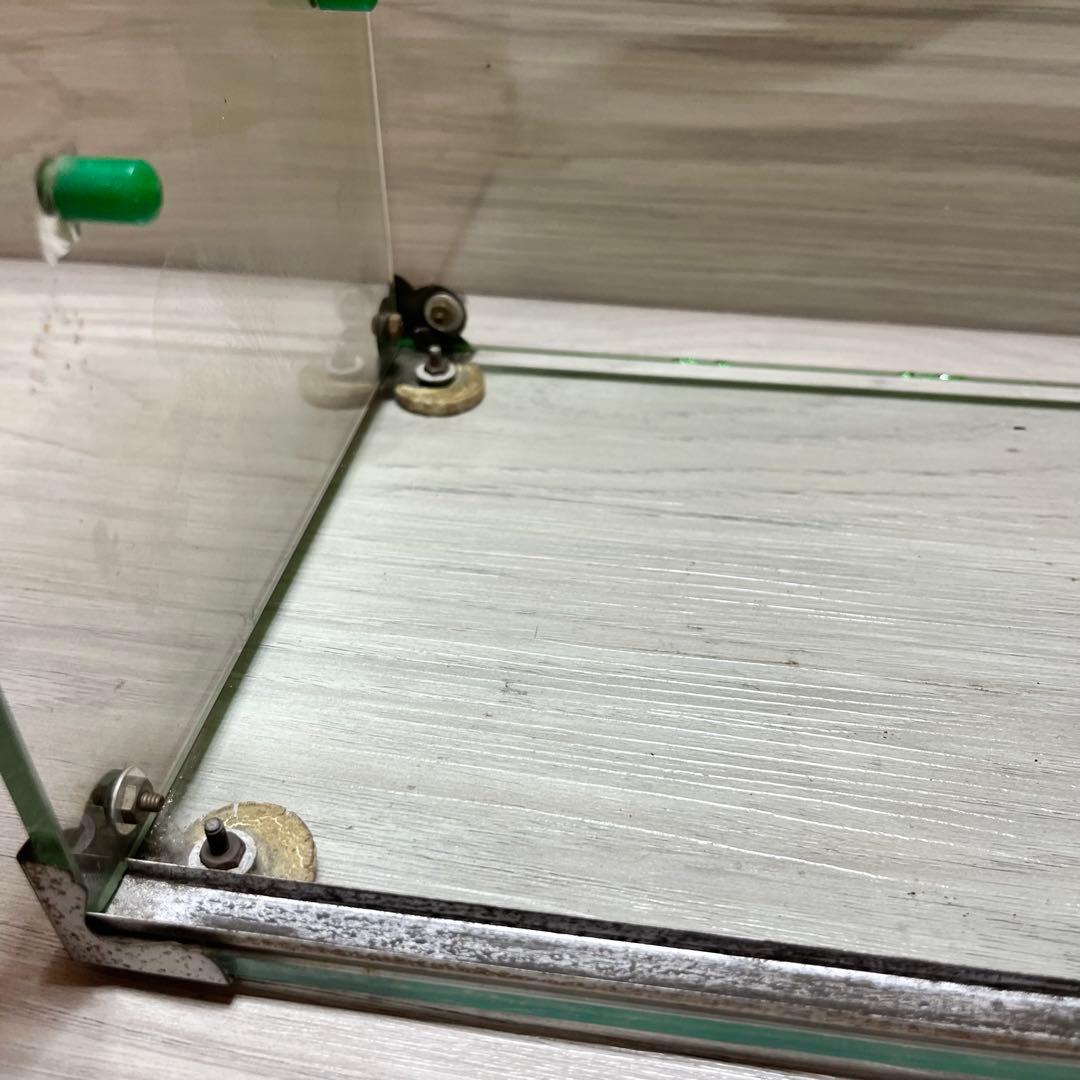 アンティーク　ガラスショーケース　グリーンガラス　３段ケース