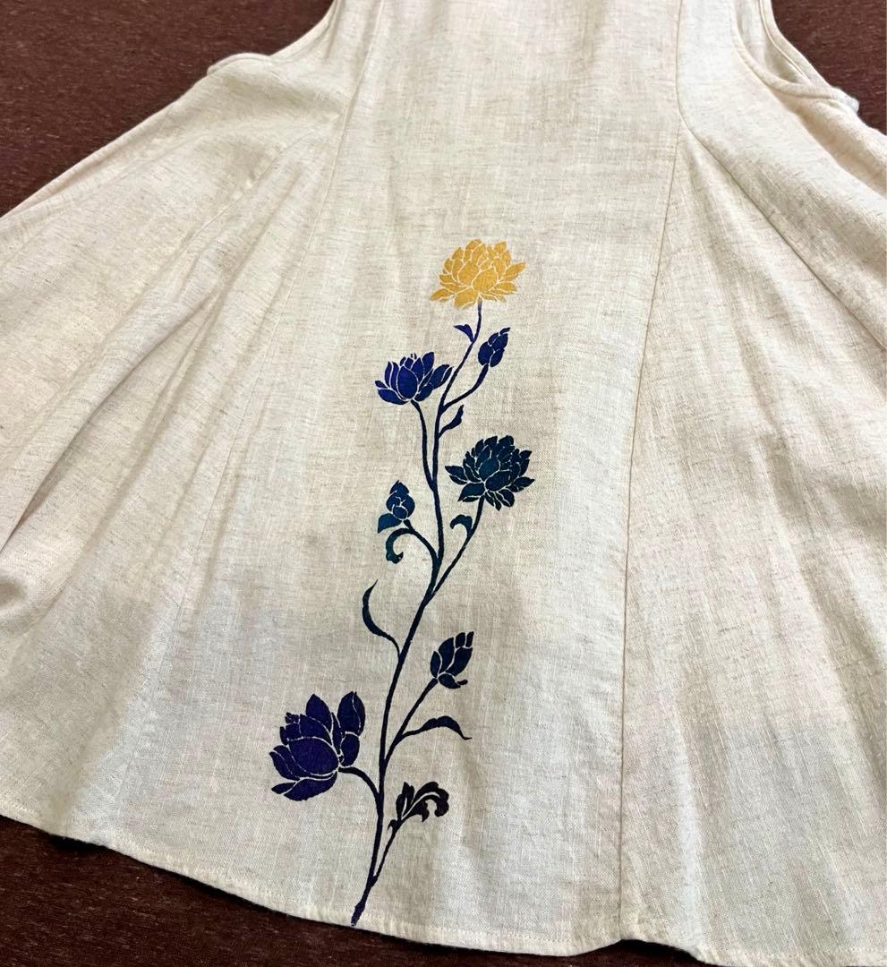 そそり立つ蓮ノースリーブワンピース