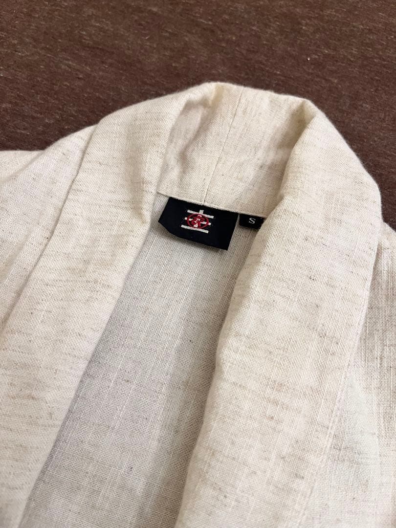 そそり立つ蓮ノースリーブワンピース