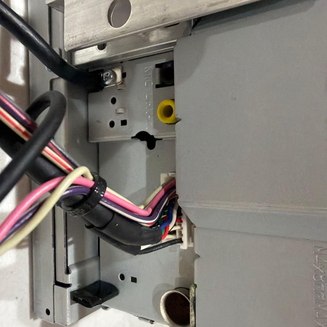 ダイハツ　DUK-W69D　ディスプレイオーディオ　DVD　Bluetooth