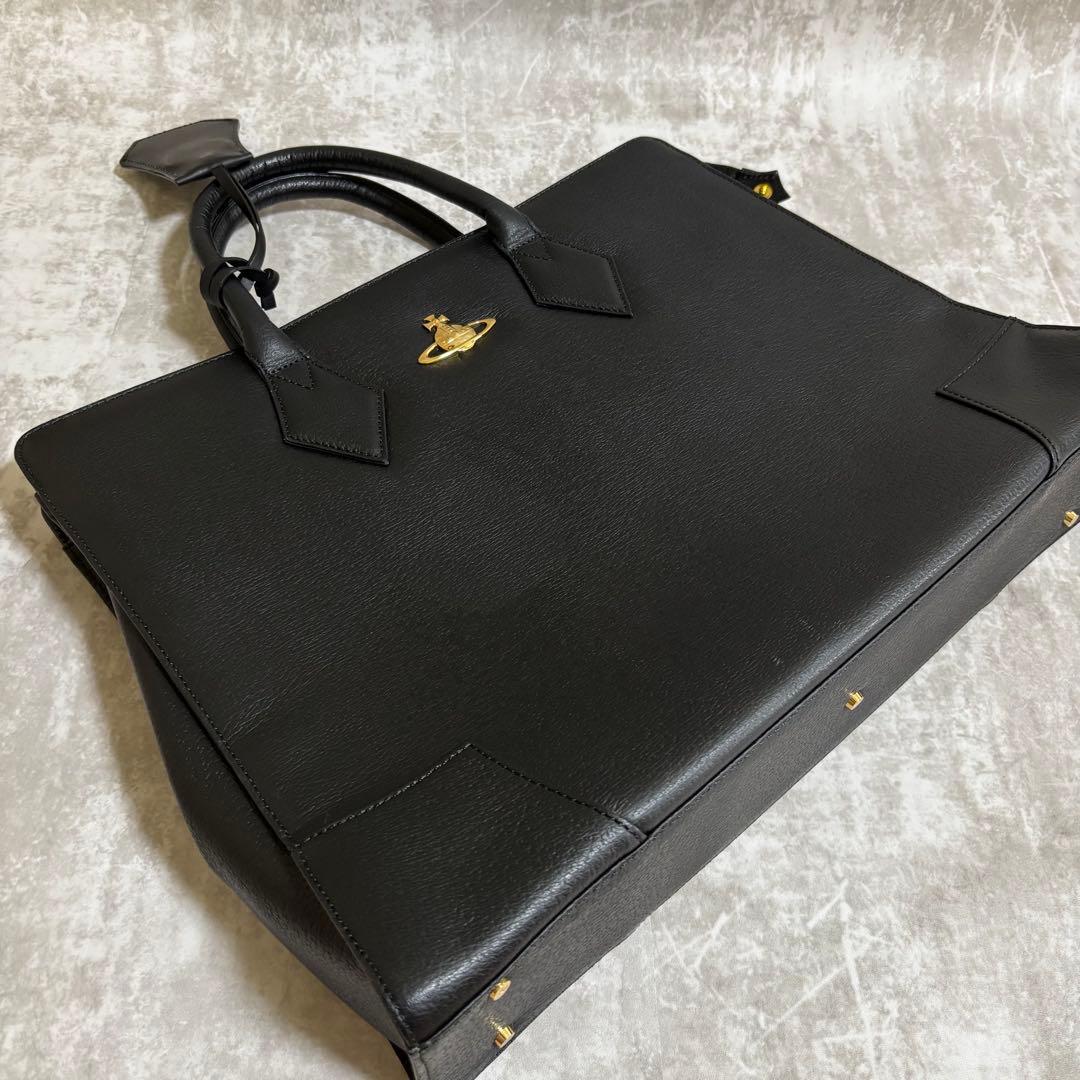 H21 Vivienne Westwood ビジネスバッグ　ブラック　チャーム付