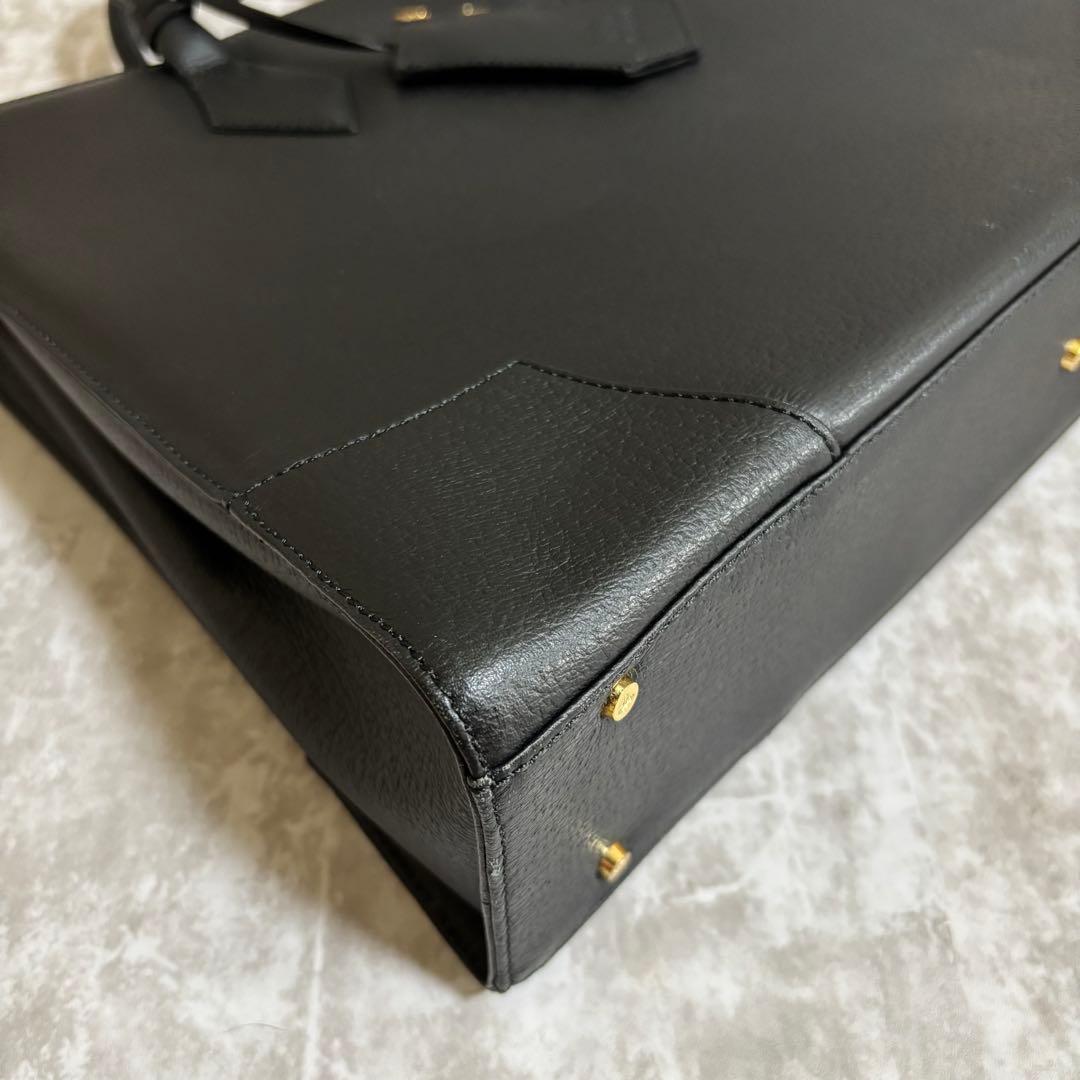 H21 Vivienne Westwood ビジネスバッグ　ブラック　チャーム付