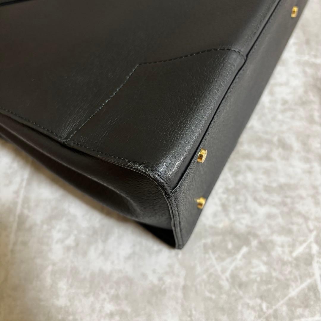 H21 Vivienne Westwood ビジネスバッグ　ブラック　チャーム付