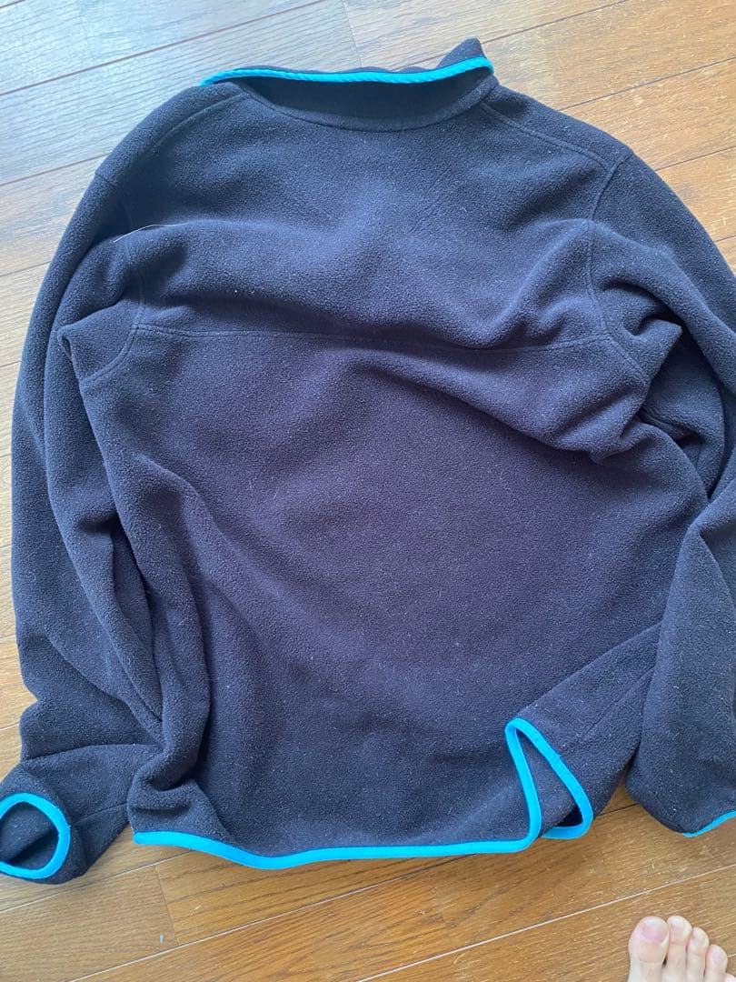 patagonia フリース 黒/青