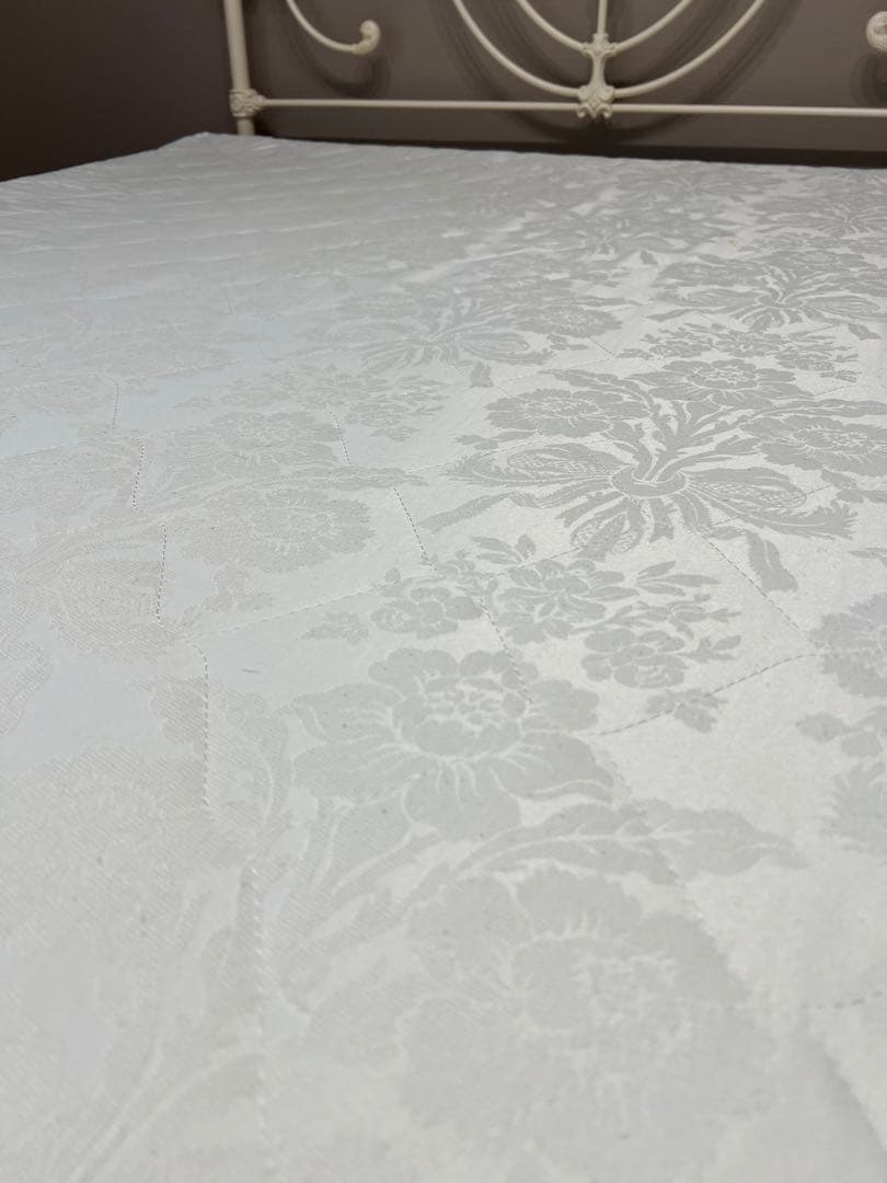 【送料込み】Laura Ashley ベッド ダブル ローラアシュレイ