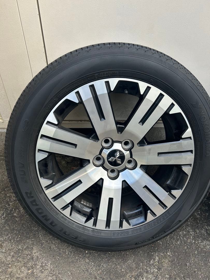 三菱デリカd5 純正タイヤホイール18インチ　4本セット