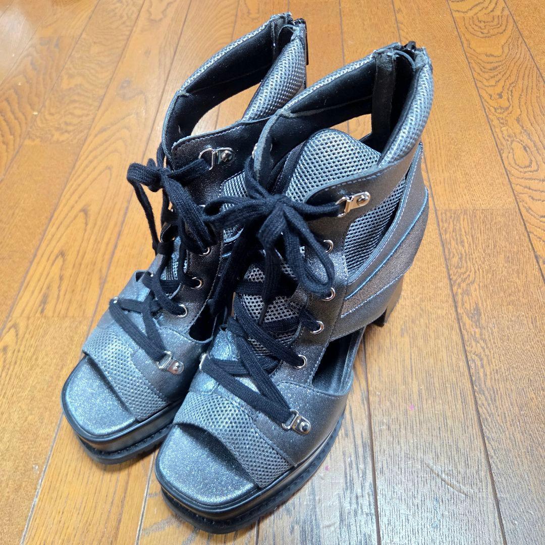 スニーカーチャンキーブーサン(シルバー)