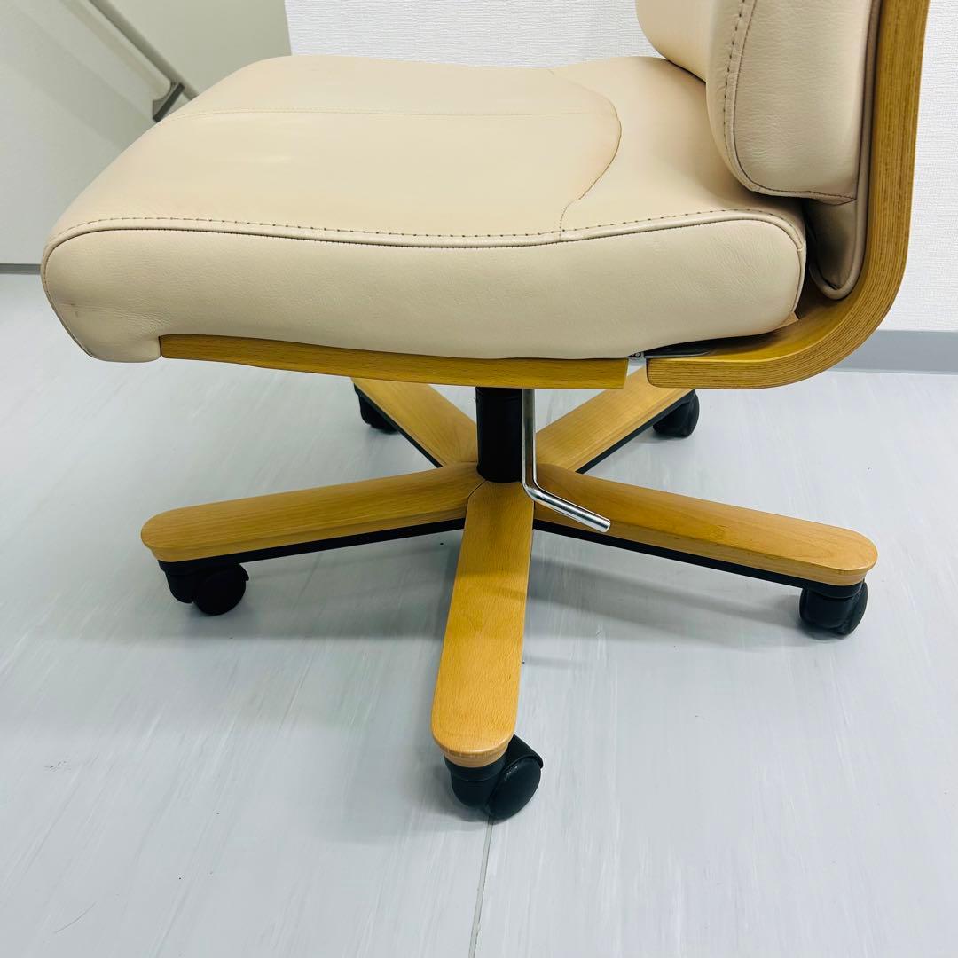 (高級 美品) カリモク デスクチェア XT5801