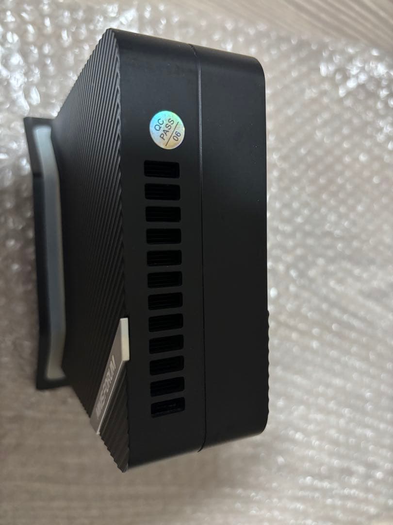 ミニPC MINISFORUM UM560