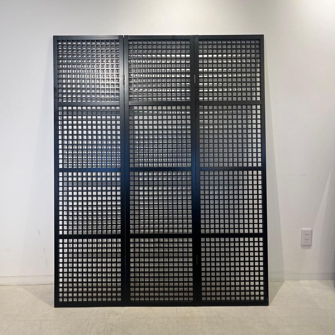 格子状　木製　パーテーション　黒色
