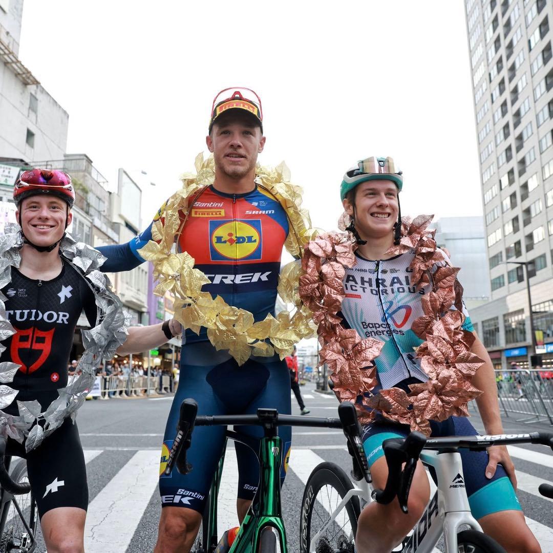 専用 選手支給品 バーレーンヴィクトリアス 非売品ジャケット プロチーム メリダ