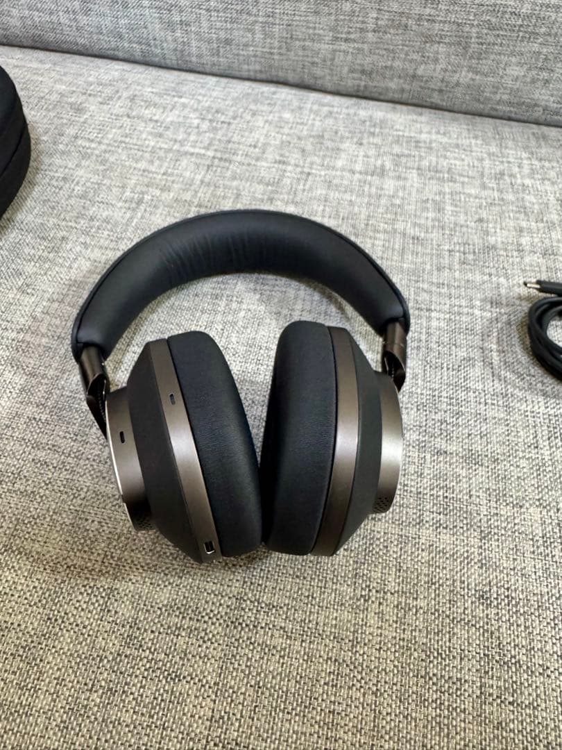 (ほぼ新品)B&W Bowers&Wilkins Px8 ワイヤレス ヘッドホン