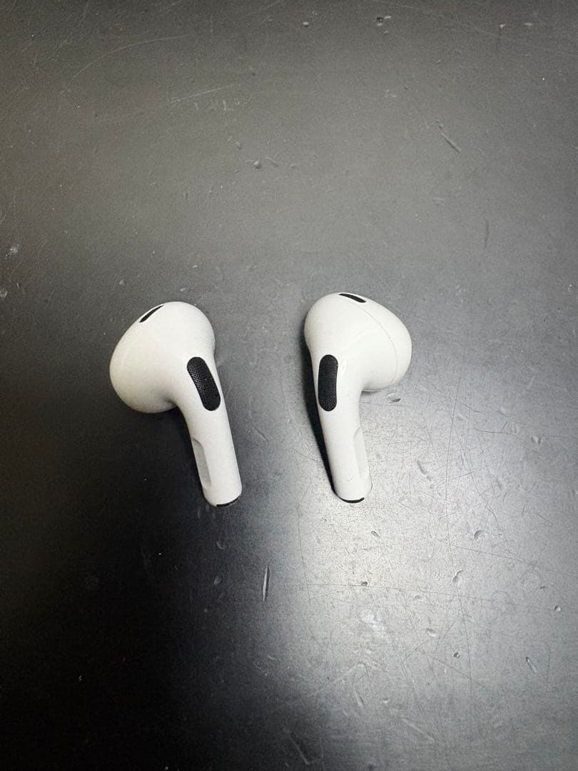 び*ん様 AirPods pro2 本体 ホワイト 充電ケース付き