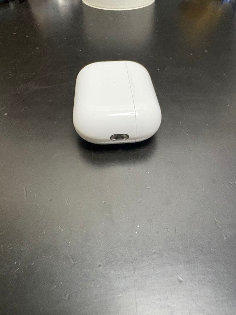 び*ん様 AirPods pro2 本体 ホワイト 充電ケース付き