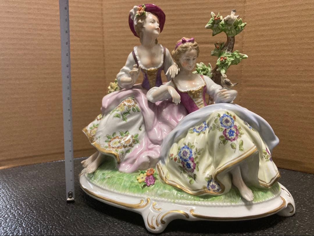 【ウンターヴァイスバッハ】二人の女性像 フィギュリン 1885年 ドイツ磁器