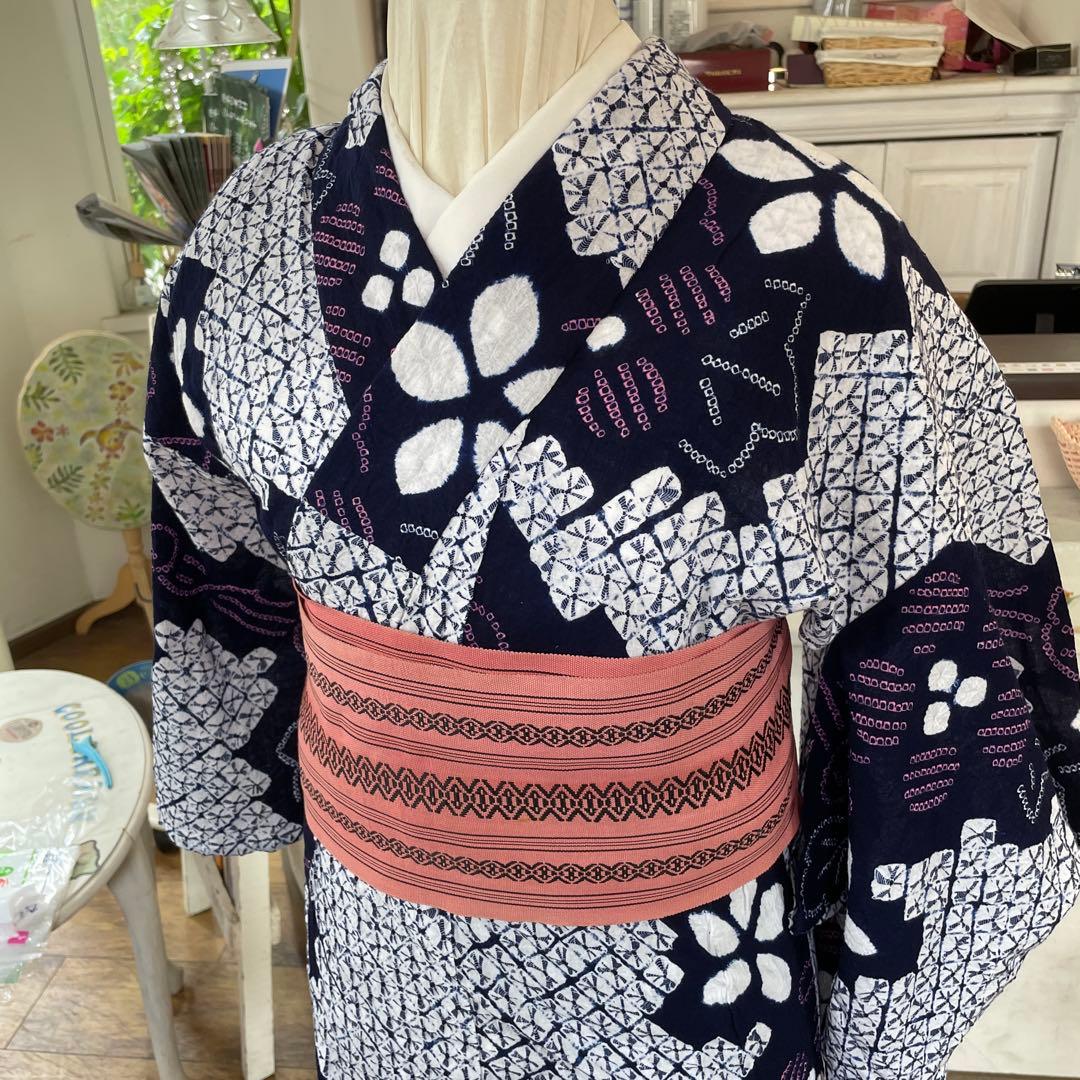 紺色花柄浴衣有松絞り