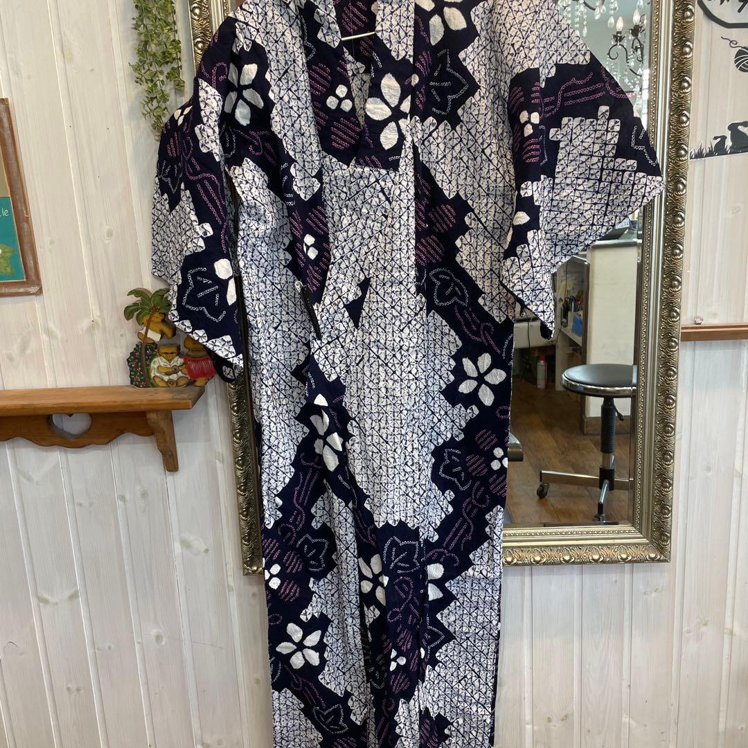紺色花柄浴衣有松絞り