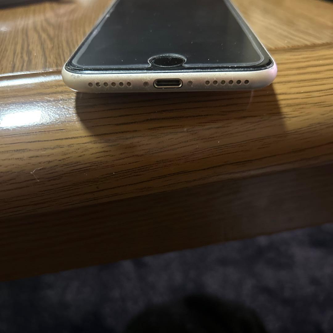 Apple iPhone SE (第3世代) ホワイト 本体