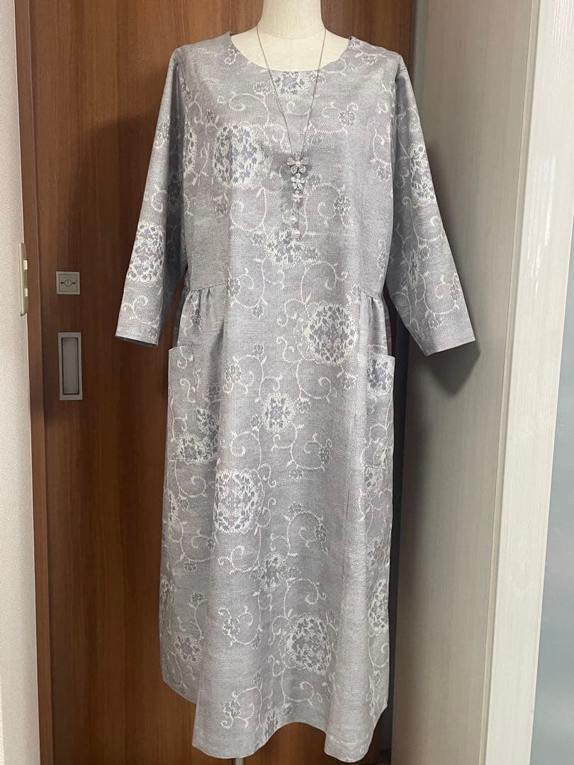 着物リメイク☆463白大島紬脇ギャザーワンピース／サイズL～LL