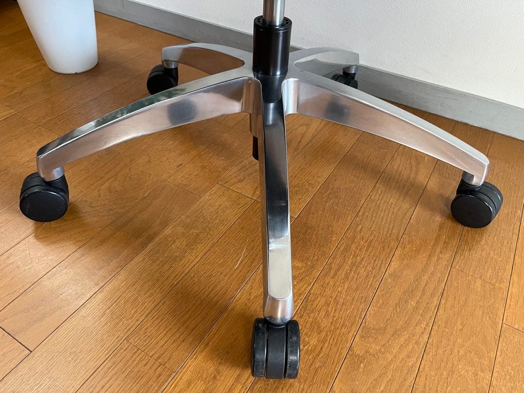 PLUS プラス　アルフィーノチェア　伊丹由和　13.9万　デザイナーズ　美品