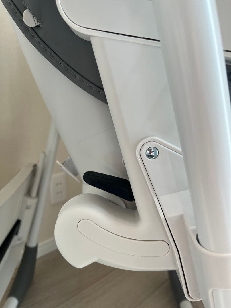 【美品】スモルビ　ハイ&ローのびのびベビーチェア