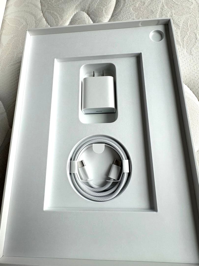 メルカリ最安価Apple 11 インチ iPad (A16)超美品！豪華おまけ