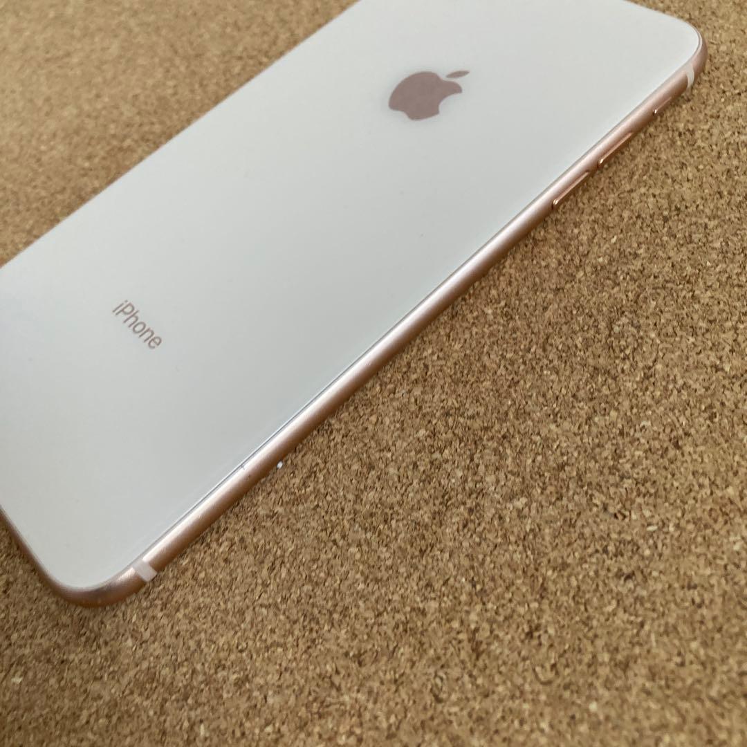 3929 美品☆電池新品☆iPhone8Plus 64GB SIMフリー☆