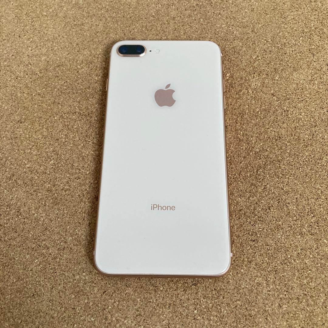 3929 美品☆電池新品☆iPhone8Plus 64GB SIMフリー☆