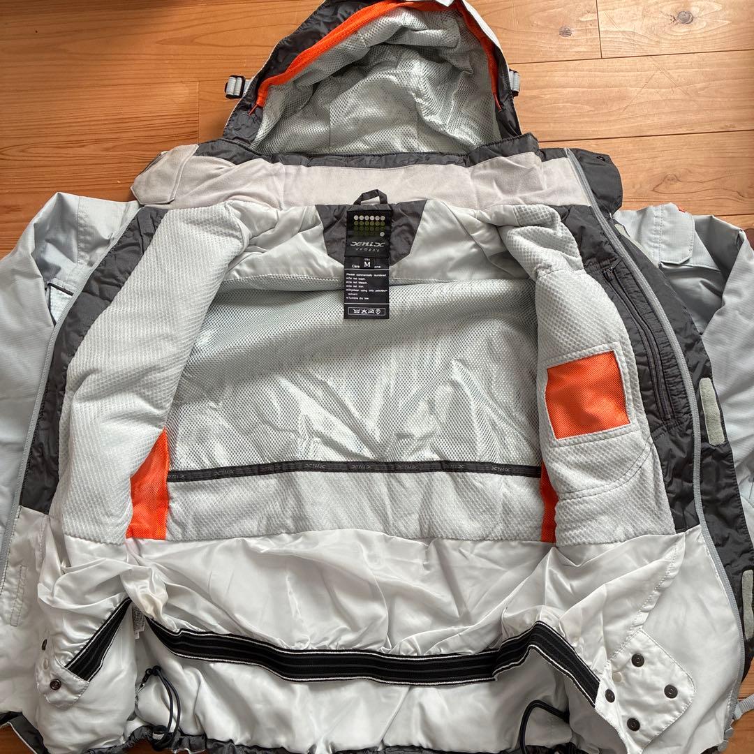 スノーボードウェア ウェアMサイズズボンSサイズ上下セットX-niX 即購入可能