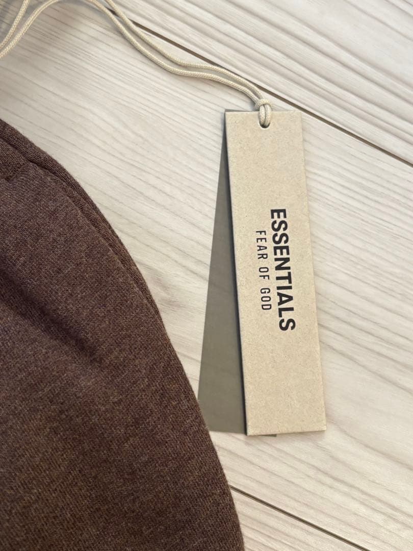 fear of god ESSENTIALS ブラウン スウェットシャツ