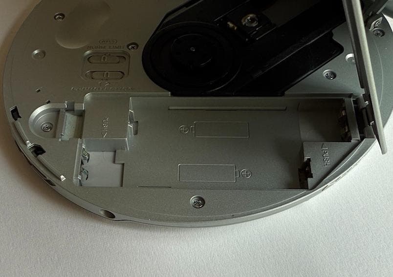 SONY CD WALKMAN D-EJ1000　動作確認済み