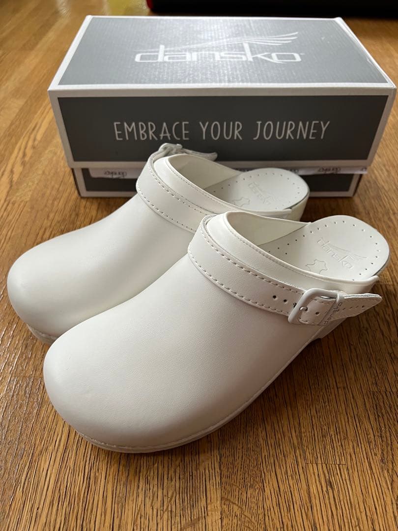 dansko ホワイト クロッグサンダル