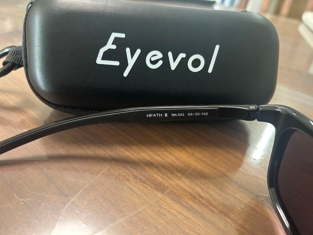 えーさくさん専用　Eyevol(アイヴォル)サングラス