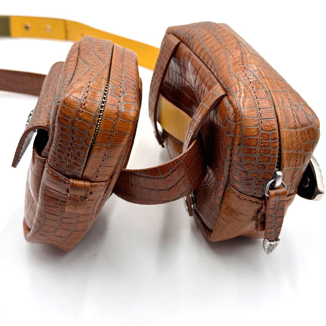 ✨未使用✨ TOGA PULLA トーガプルラ ボディーバッグ　メタルコンチョ