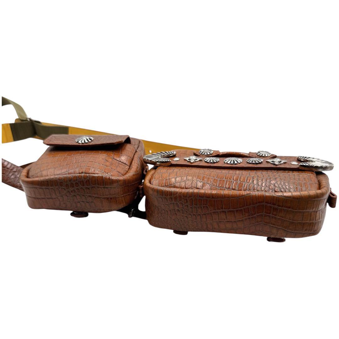 ✨未使用✨ TOGA PULLA トーガプルラ ボディーバッグ　メタルコンチョ