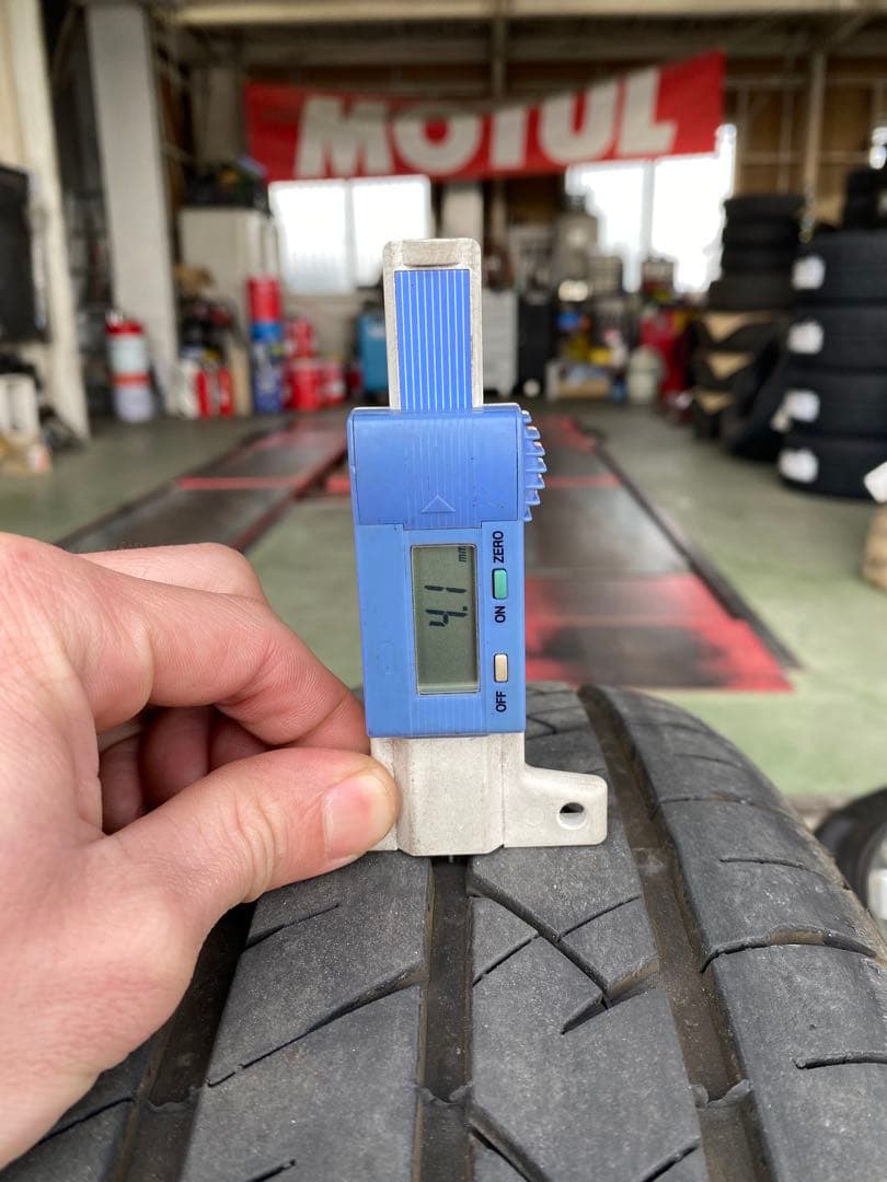 30アルファード純正 ハイグロス 225/45R18 セット