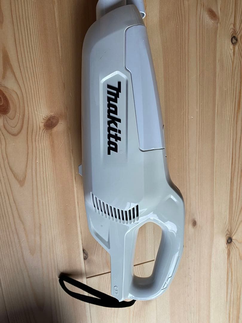 【ジャンク】Makita コードレス掃除機　CL107FD バッテリー×2