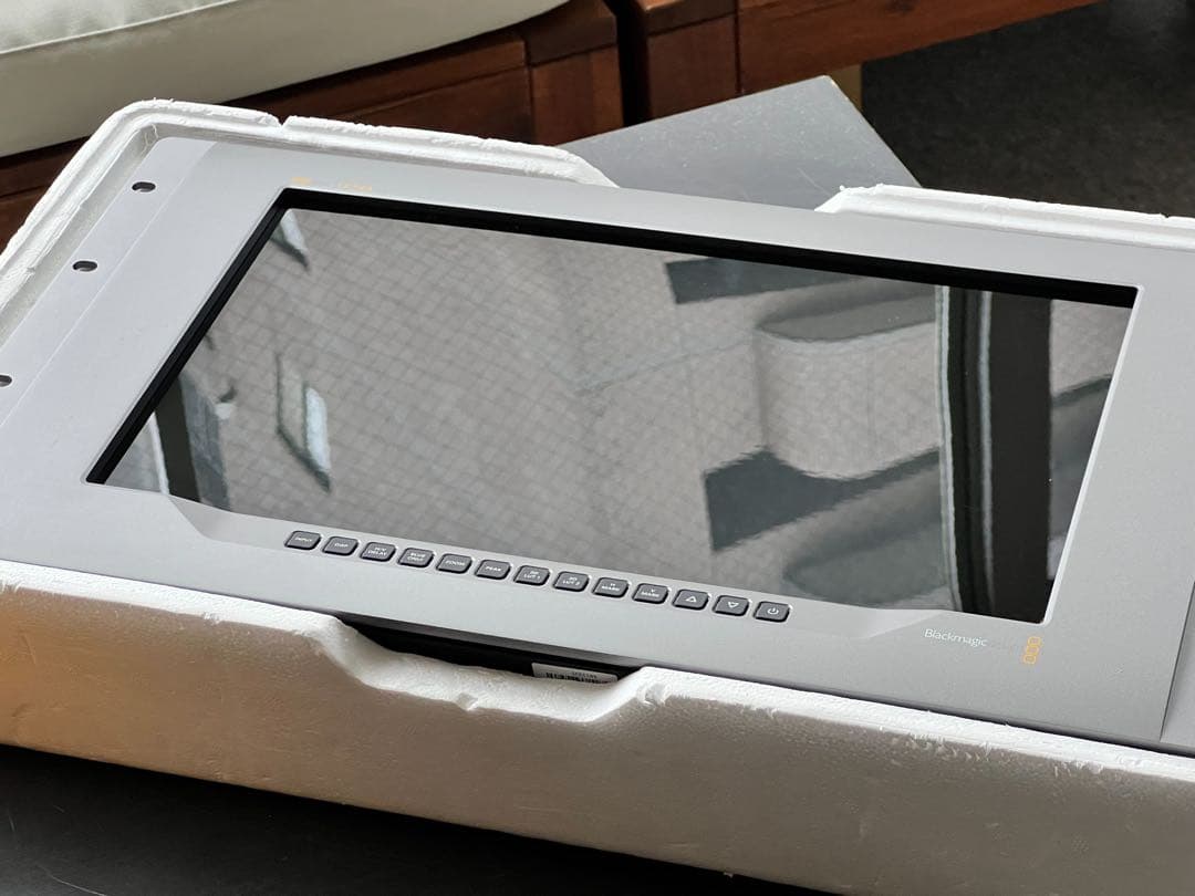 Blackmagic Design SmartView4Kモニター