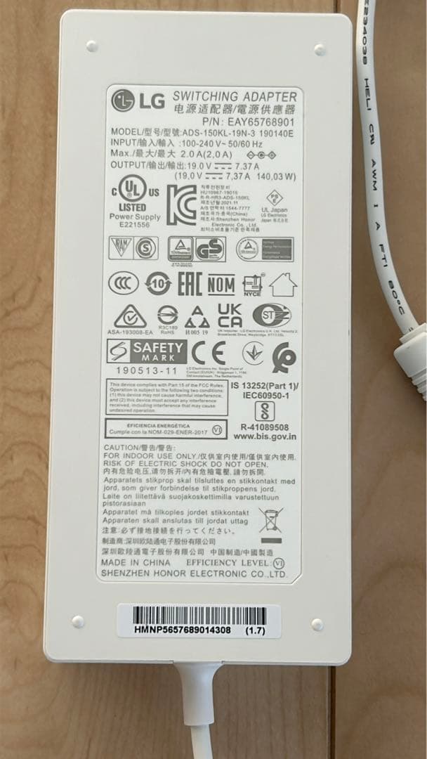 LG　27UL850　27インチ　ディスプレイ　モニター