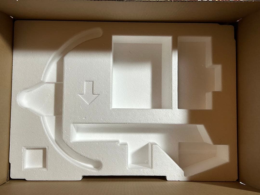 LG　27UL850　27インチ　ディスプレイ　モニター