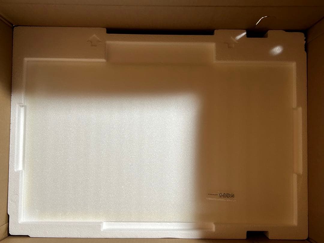 LG　27UL850　27インチ　ディスプレイ　モニター