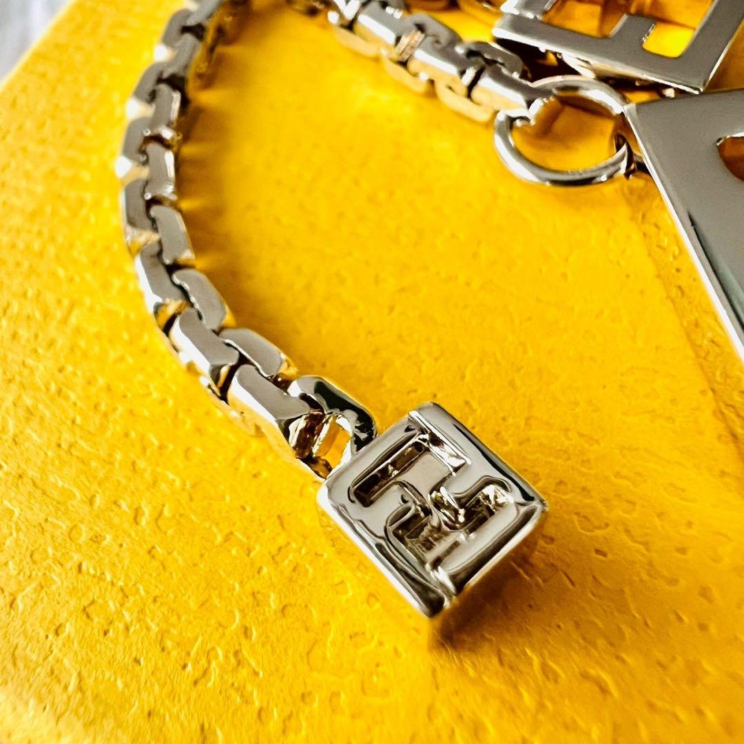 ✨美品✨フェンディ　キーホルダー　バッグチャーム　バゲット　FFロゴ　スクエア