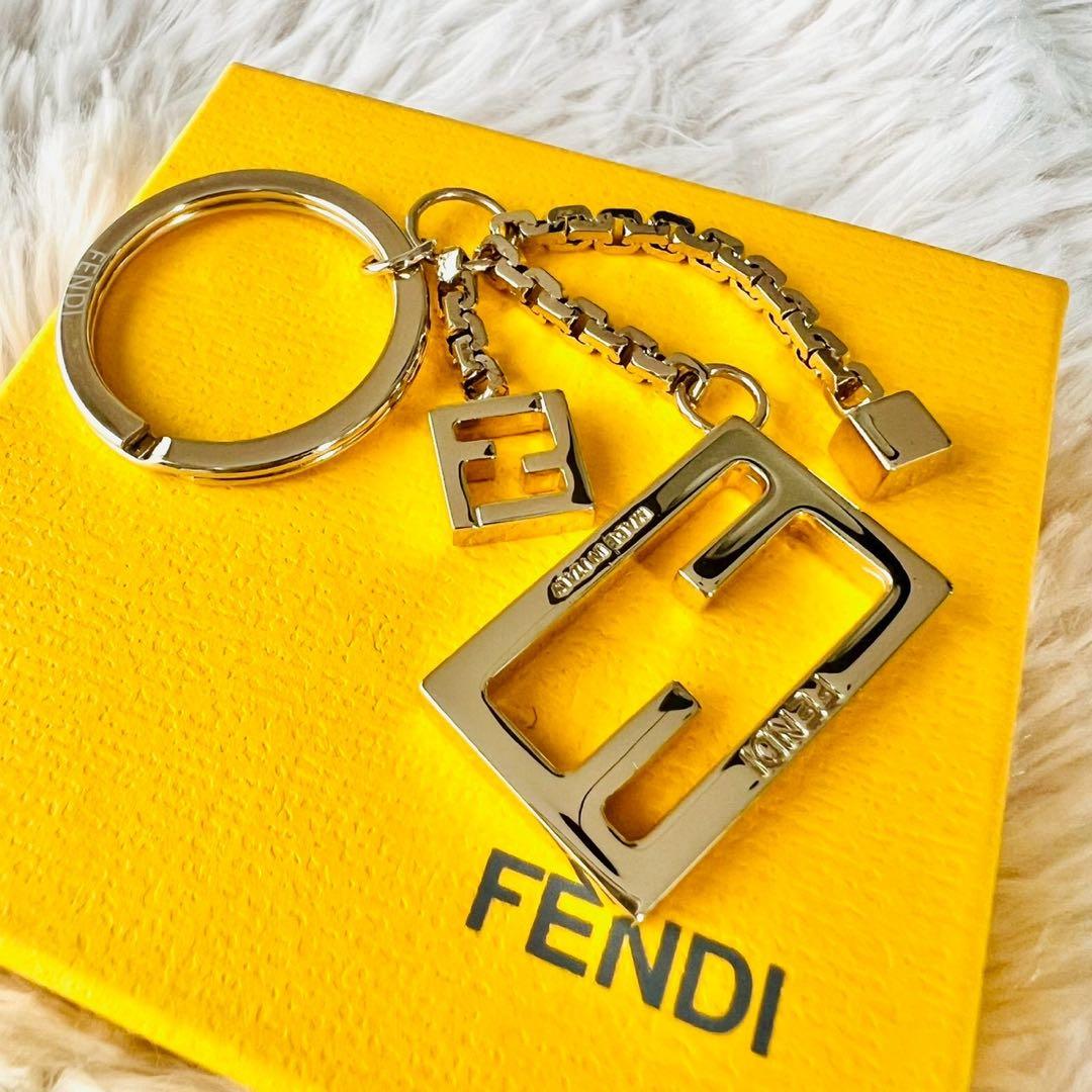 ✨美品✨フェンディ　キーホルダー　バッグチャーム　バゲット　FFロゴ　スクエア